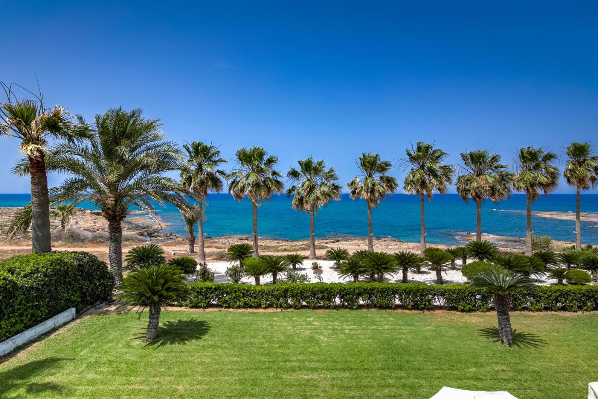 Platzia Beach Villas Paphos Esterno foto