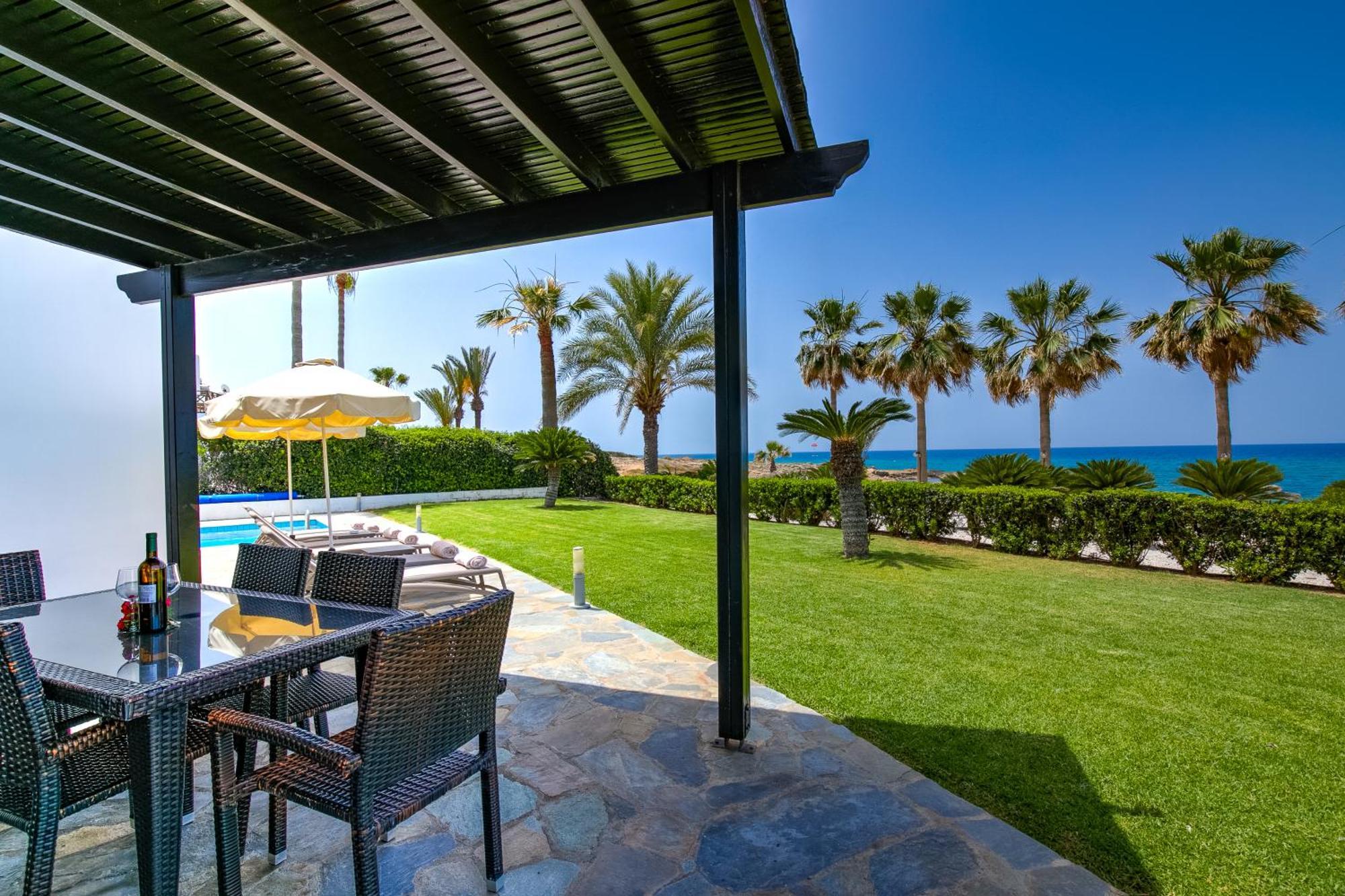 Platzia Beach Villas Paphos Esterno foto