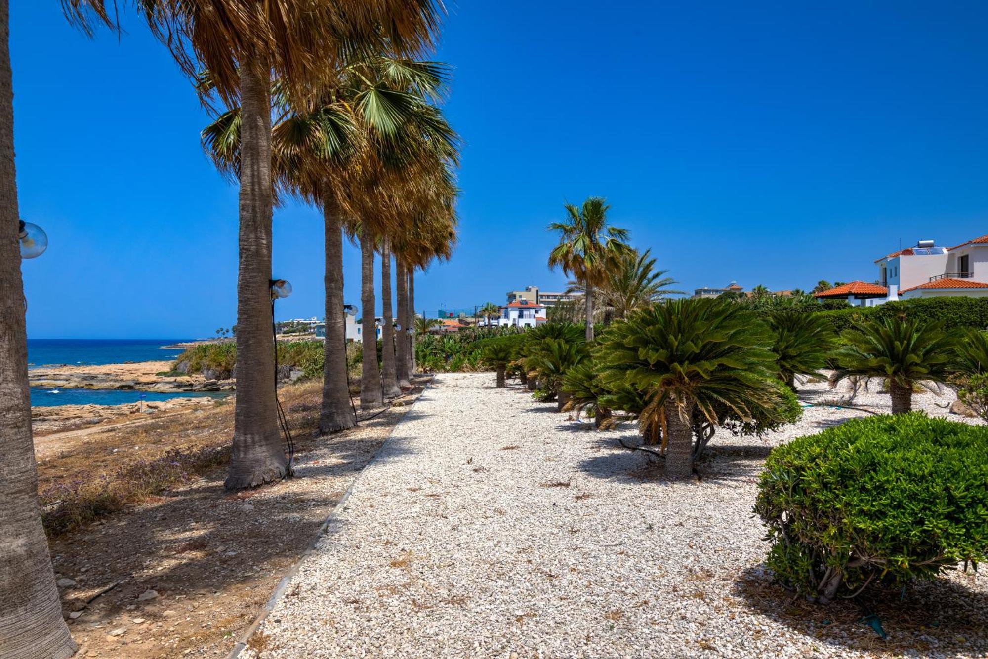 Platzia Beach Villas Paphos Esterno foto