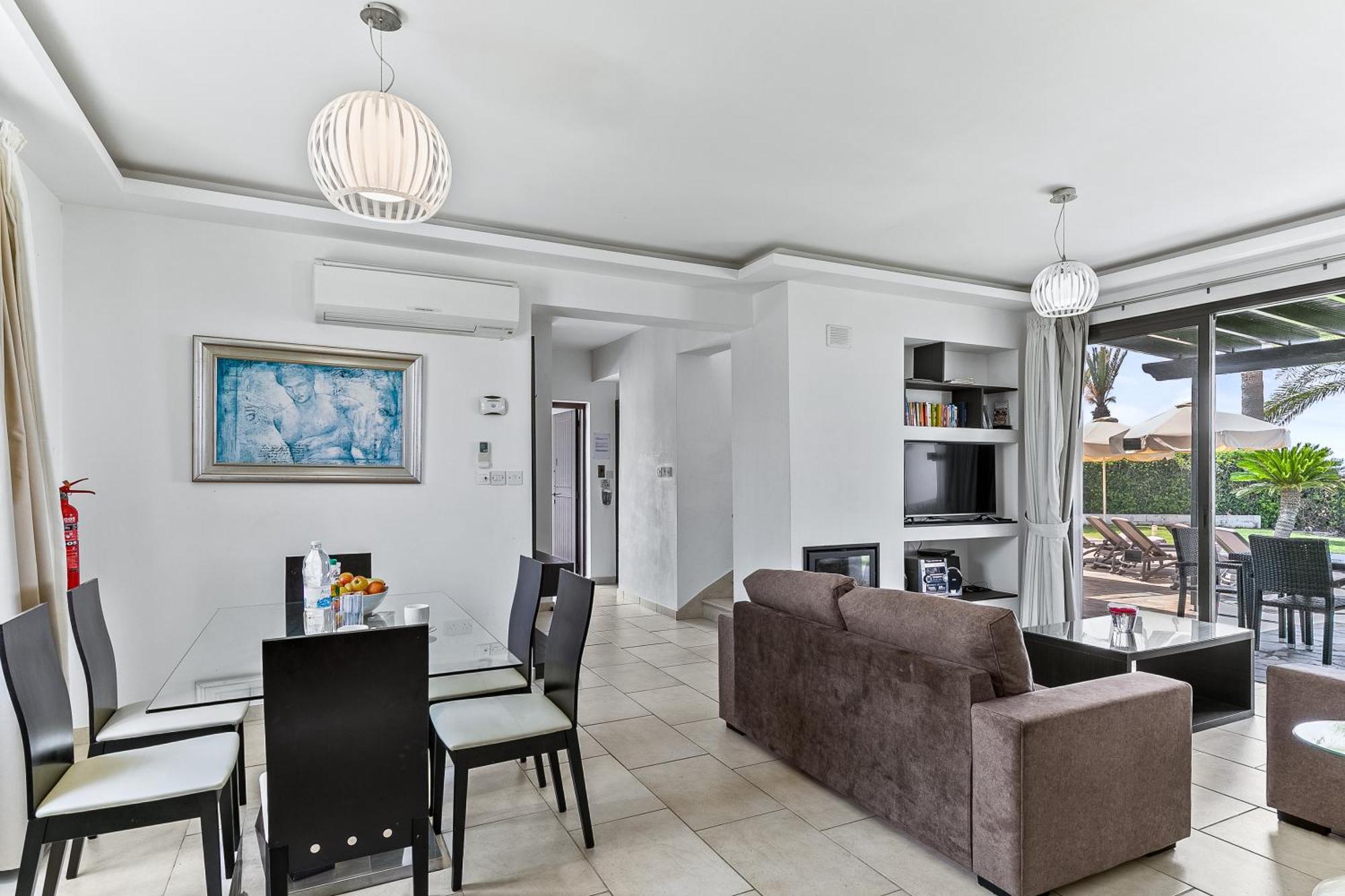 Platzia Beach Villas Paphos Esterno foto