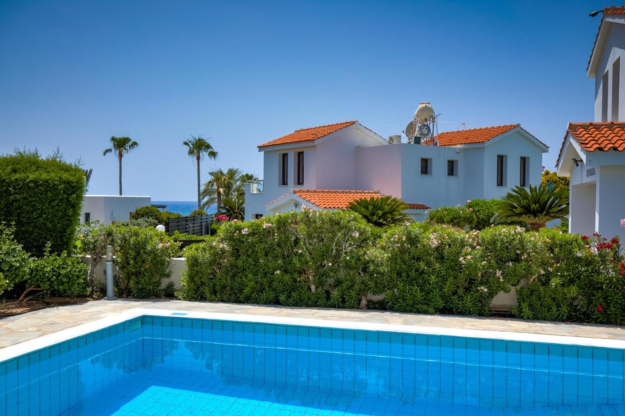 Platzia Beach Villas Paphos Esterno foto