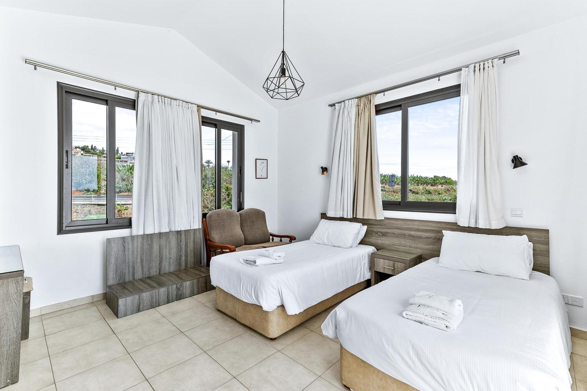 Platzia Beach Villas Paphos Esterno foto