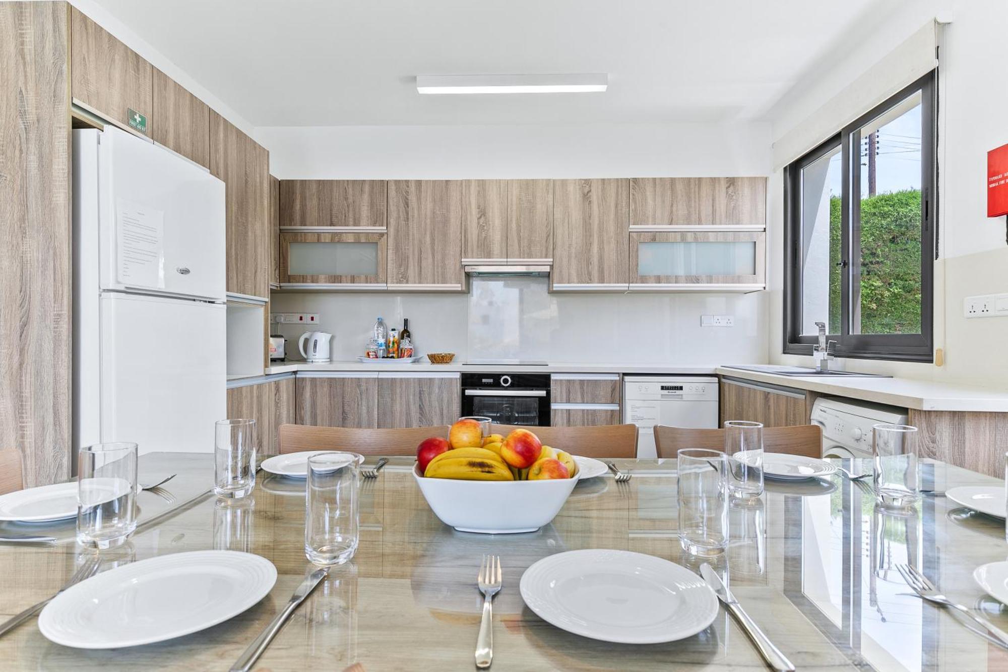 Platzia Beach Villas Paphos Esterno foto